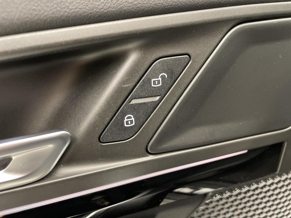 BMW iX1 eDrive20 X-Line 5d