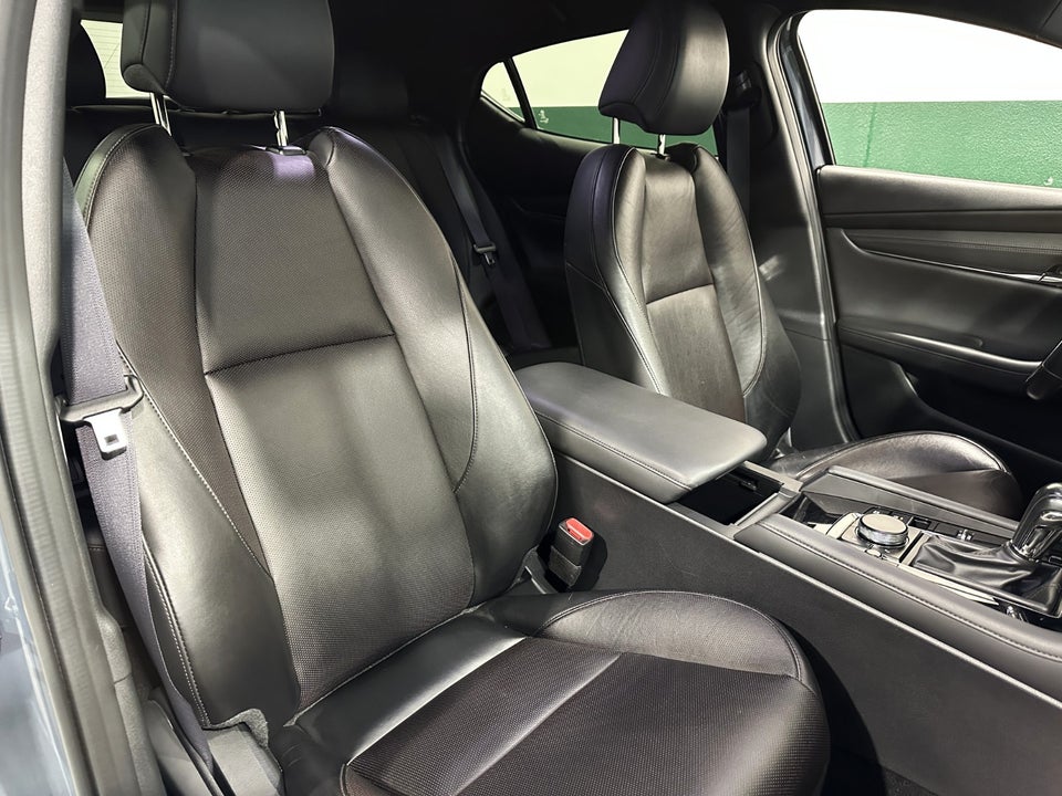 Mazda 3 2,0 SkyActiv-G 122 Cosmo aut. 5d