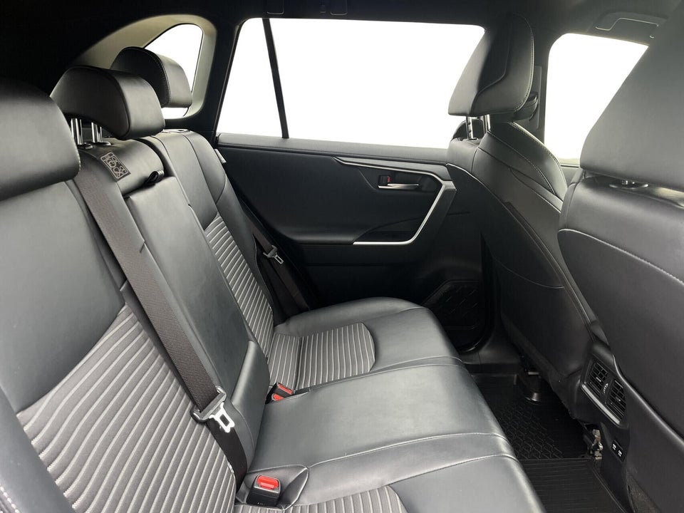Toyota RAV4 2,5 Hybrid Black Edition MDS 5d