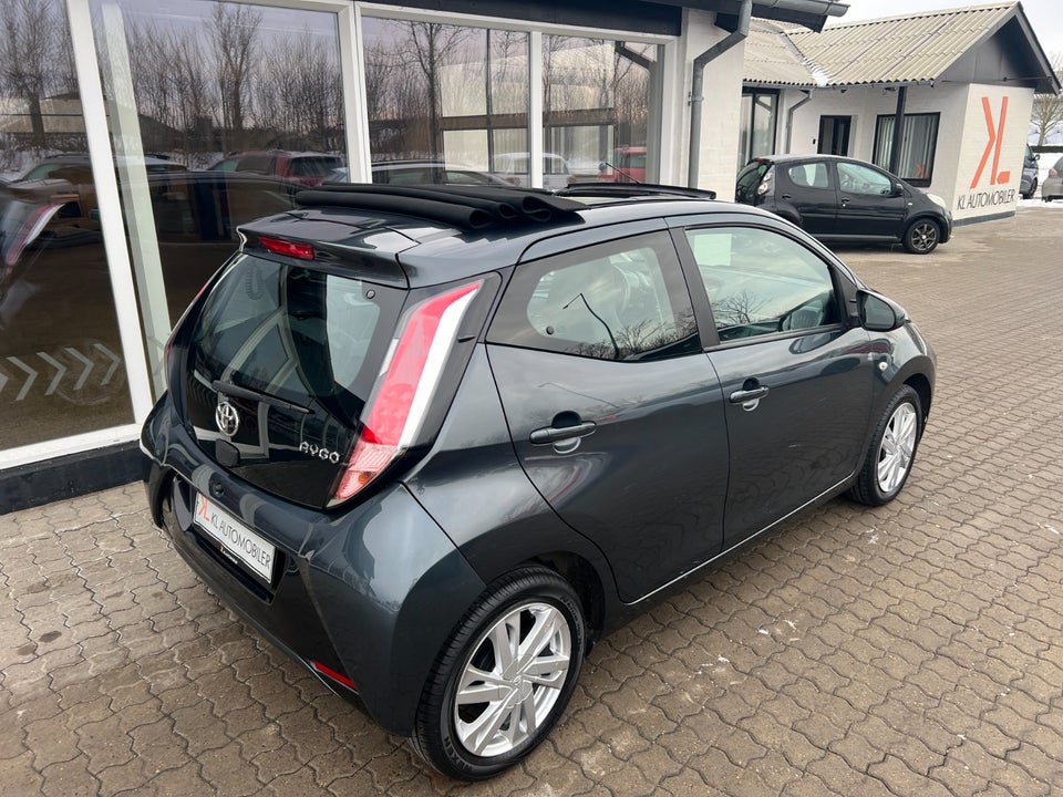 Toyota Aygo 1,0 VVT-i x-wave Sky 5d