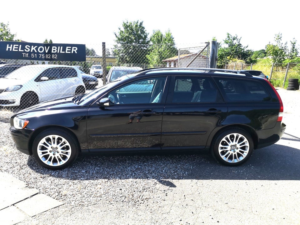 Volvo V50 2,4i Momentum 5d