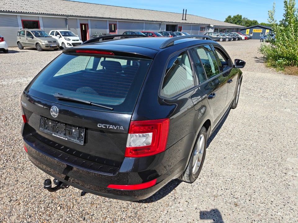 Skoda Octavia 1,6 TDi 105 Ambition Combi 5d