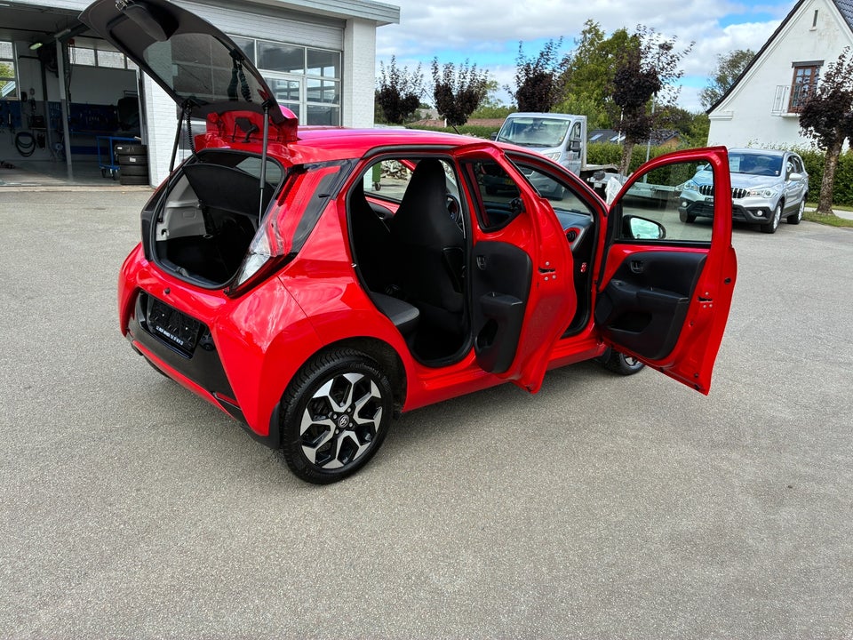 Toyota Aygo 1,0 VVT-i x-press 5d