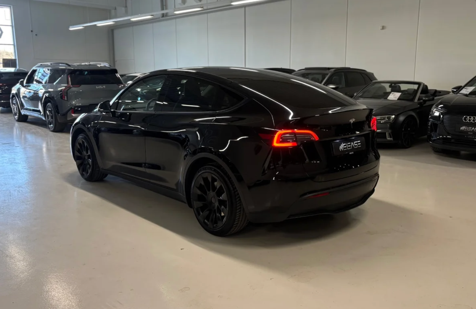 Tesla Model Y RWD 5d