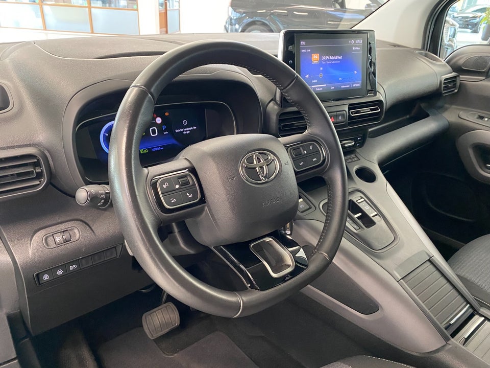 Toyota ProAce City Verso 50 Medium Family 5d