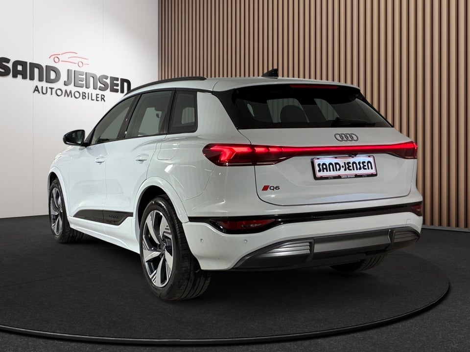 Audi Q6 e-tron S-line quattro 5d