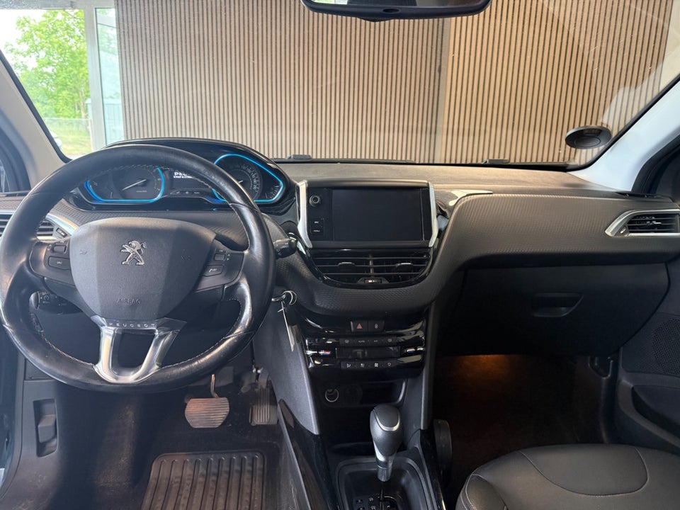 Peugeot 2008 1,2 e-THP 110 Allure EAT6 5d