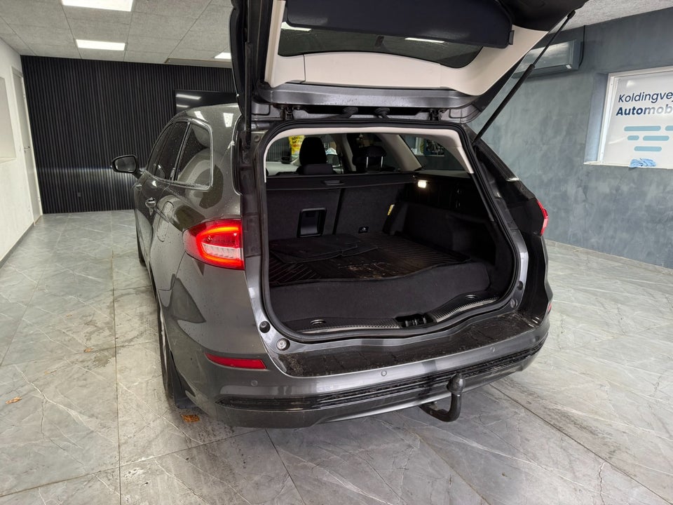 Ford Mondeo 2,0 HEV Titanium stc. CVT 5d