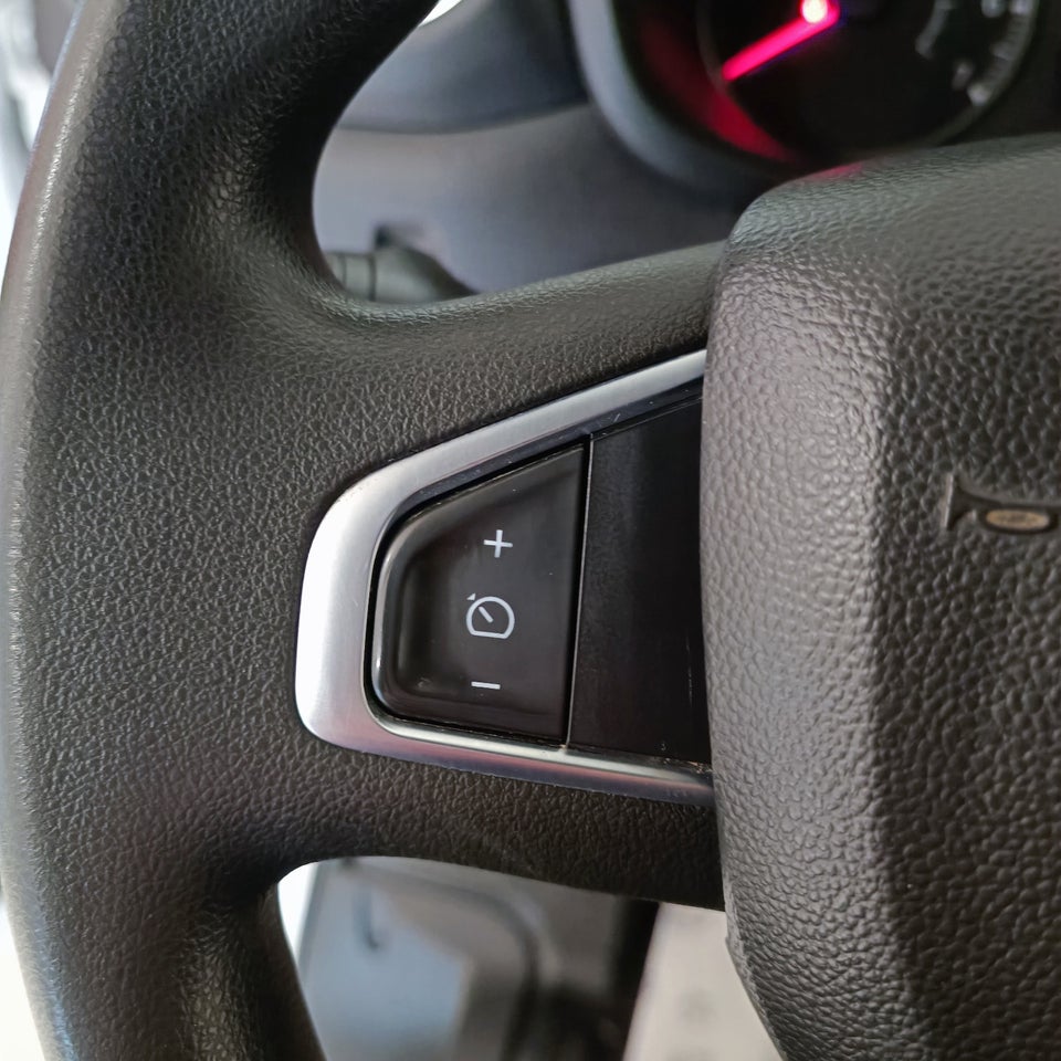 Renault Master IV T33 2,3 dCi 150 L2H2 Kassevogn