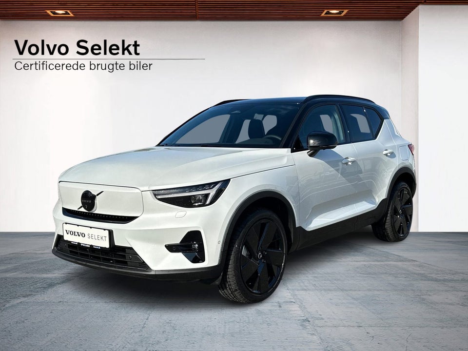 Volvo EX40 Extended Range Black Edition 5d