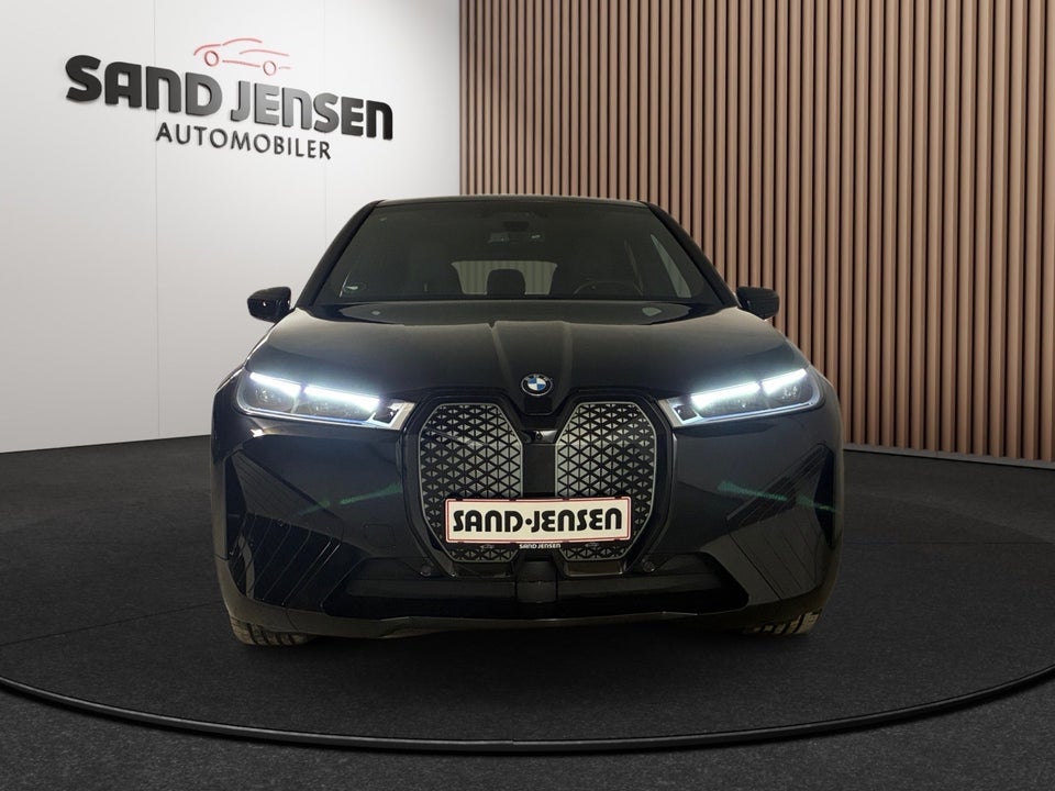 BMW iX xDrive40 Supercharged 5d