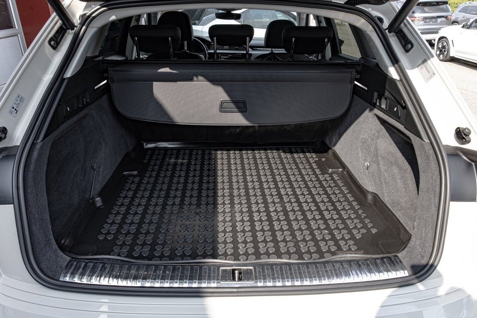 Audi e-tron 55 quattro 5d