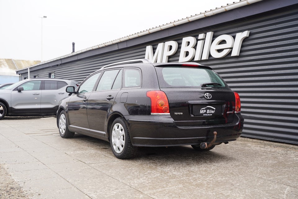 Toyota Avensis 1,8 VVT-i Terra stc. 5d