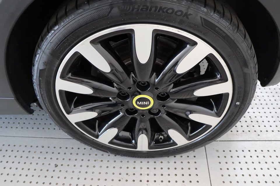 MINI Cooper SE Camden Edition 3d