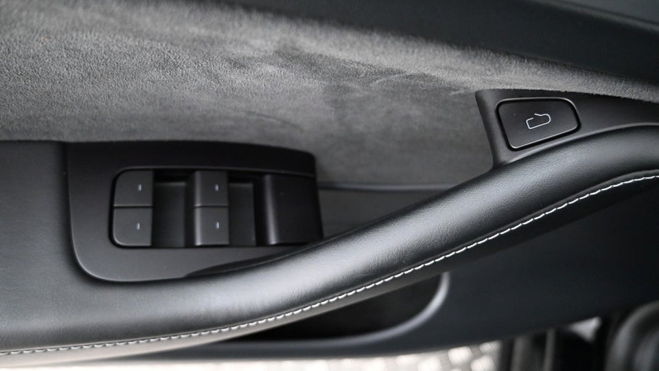 Tesla Model Y Long Range AWD 5d