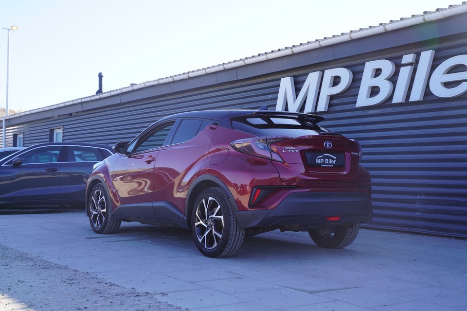 Toyota C-HR 1,8 Hybrid Premium Selected CVT 5d