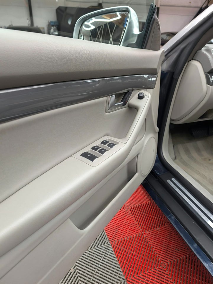 Audi A4 2,4 V6 Cabriolet Multitr. 2d