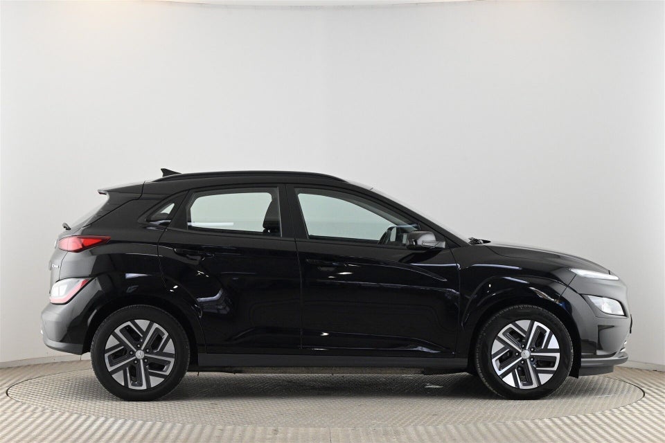 Hyundai Kona 64 EV Essential 5d