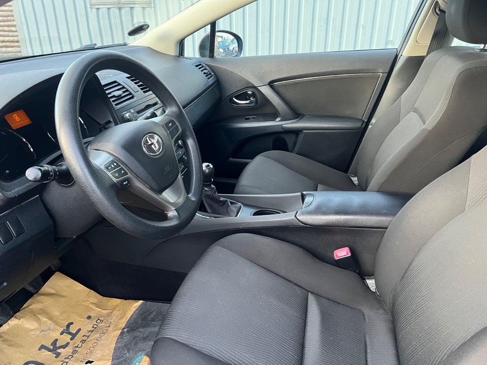 Toyota Avensis 1,6 VVT-i T1 4d