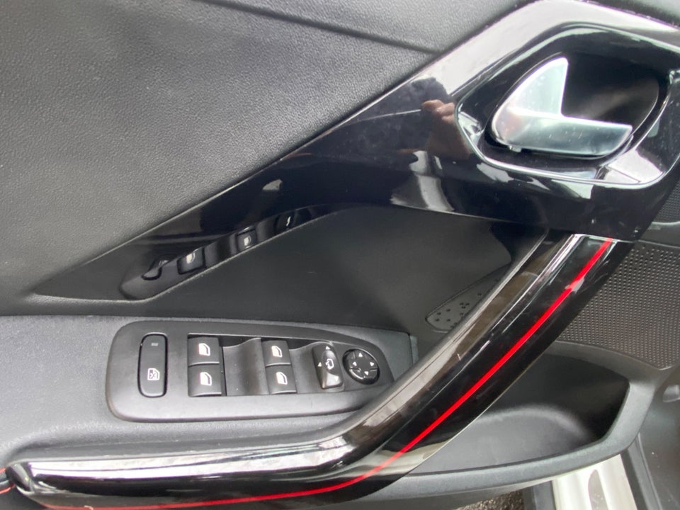 Peugeot 2008 1,5 BlueHDi 120 GT Line Sky EAT6 5d