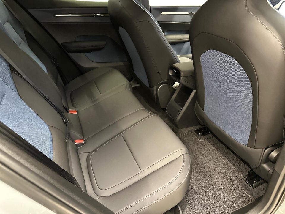 Volvo EX30 Extended Range Core 5d