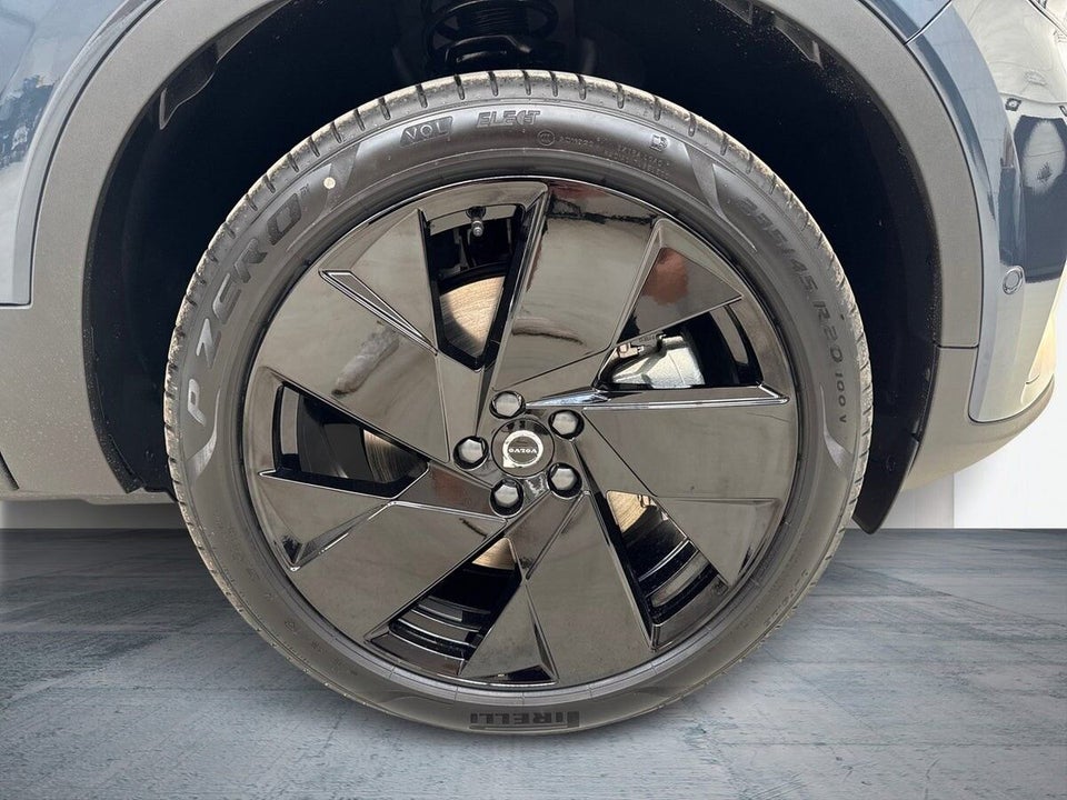 Volvo EX40 Extended Range Black Edition Excess 5d