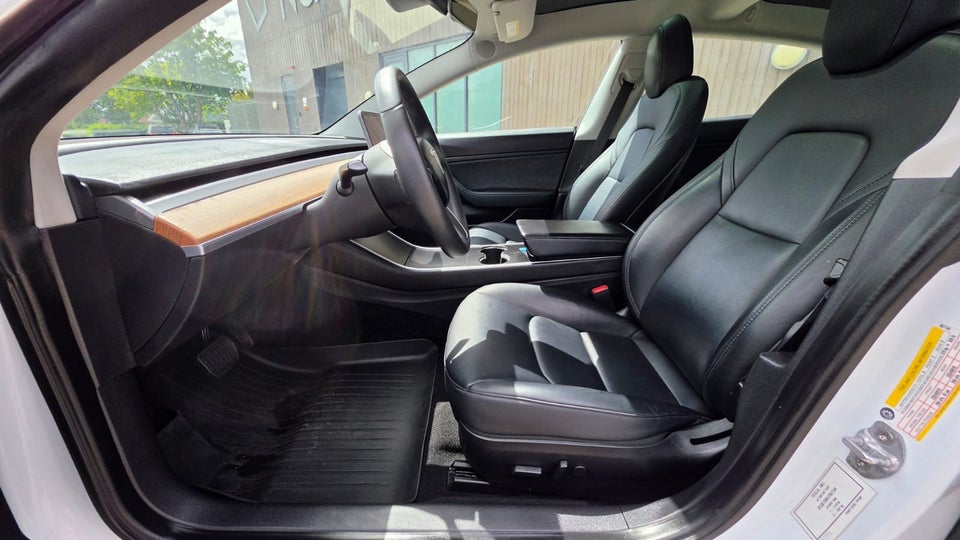 Tesla Model 3 Long Range AWD 4d