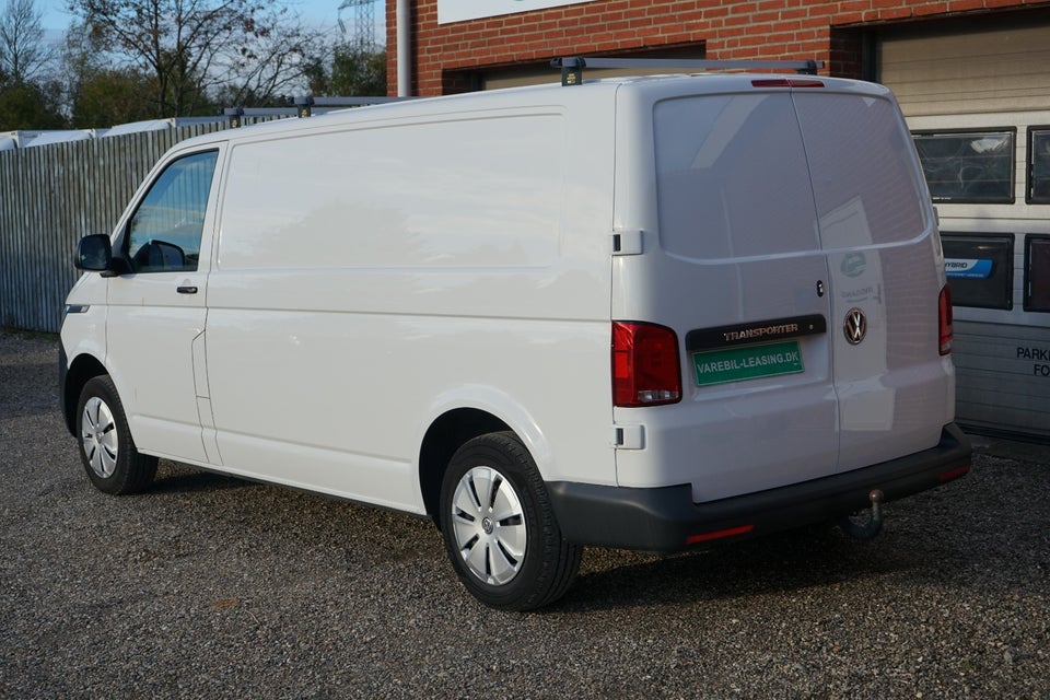 VW Transporter 2,0 TDi 110 Kassevogn lang