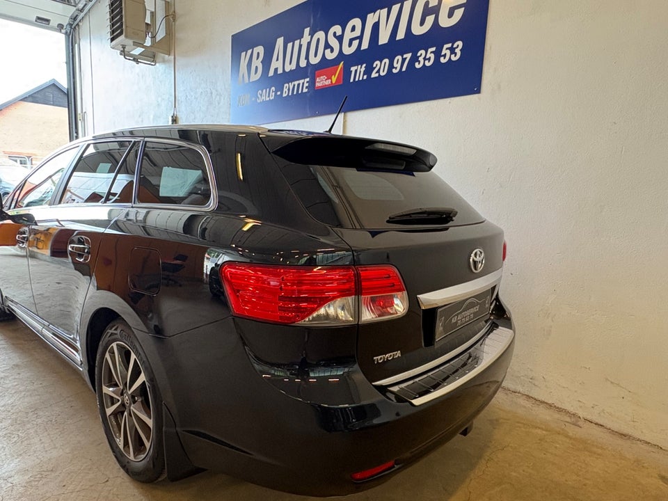 Toyota Avensis 1,8 VVT-i T3 stc. 5d