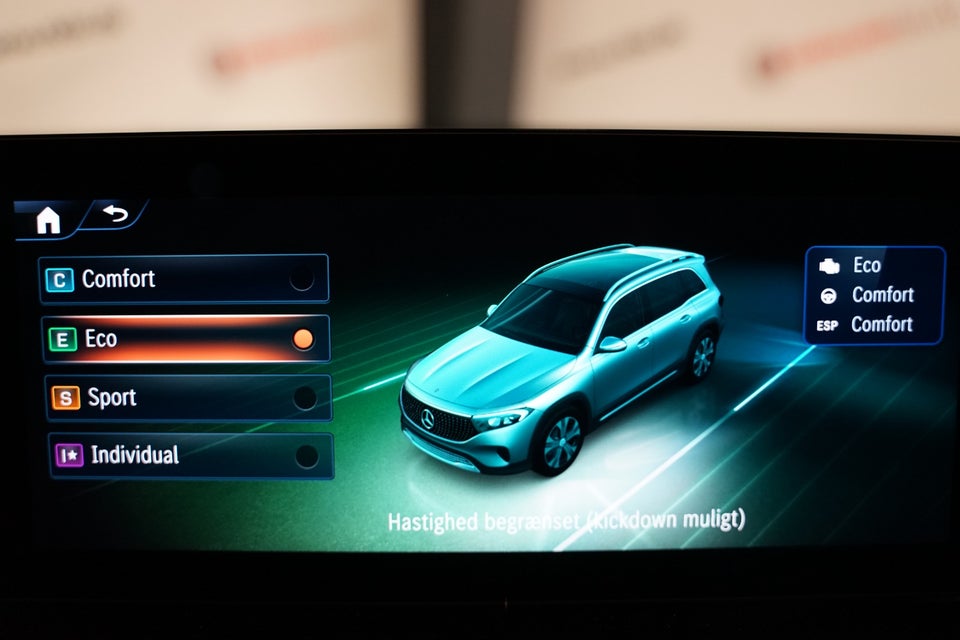 Mercedes EQB300 AMG Line 4Matic 5d