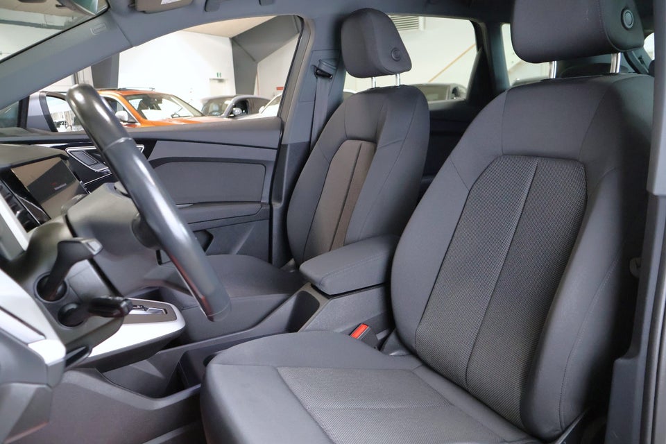 Audi Q4 e-tron 40 Advanced 5d