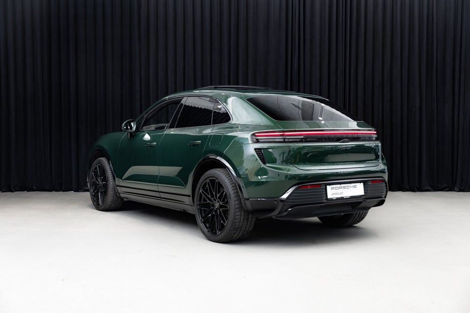 Porsche Macan Turbo 5d