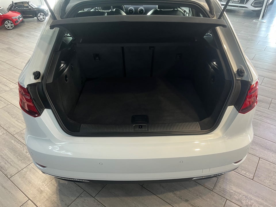 Audi A3 1,4 e-tron S-line Sportback S-tr. 5d