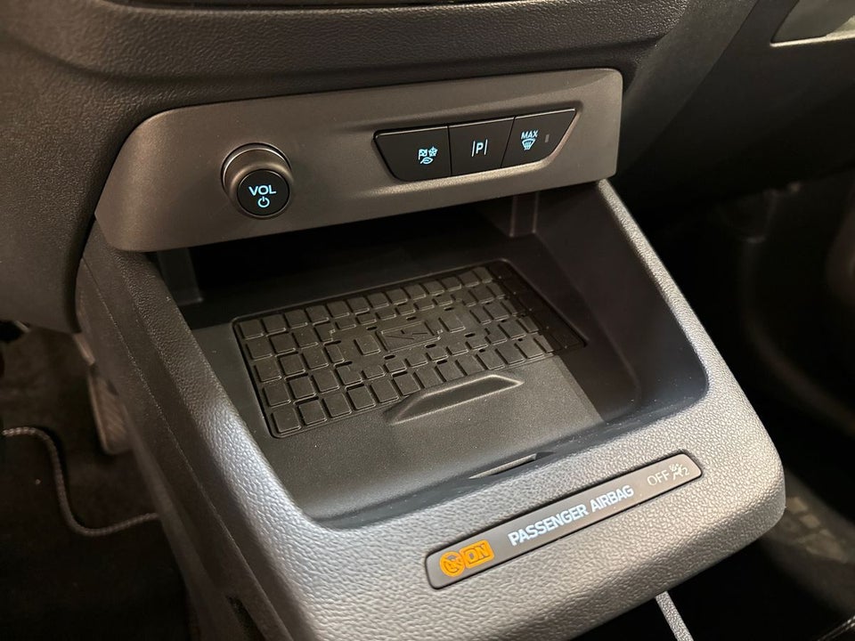 Ford E-Tourneo Courier 43 Titanium