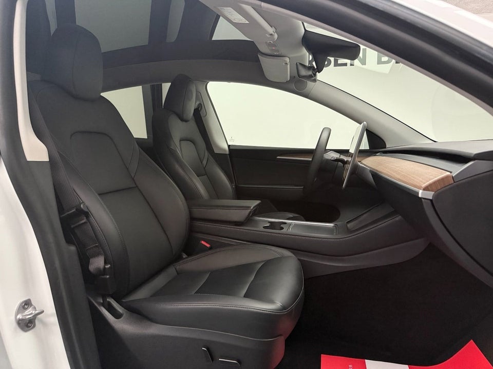 Tesla Model Y Long Range AWD 5d