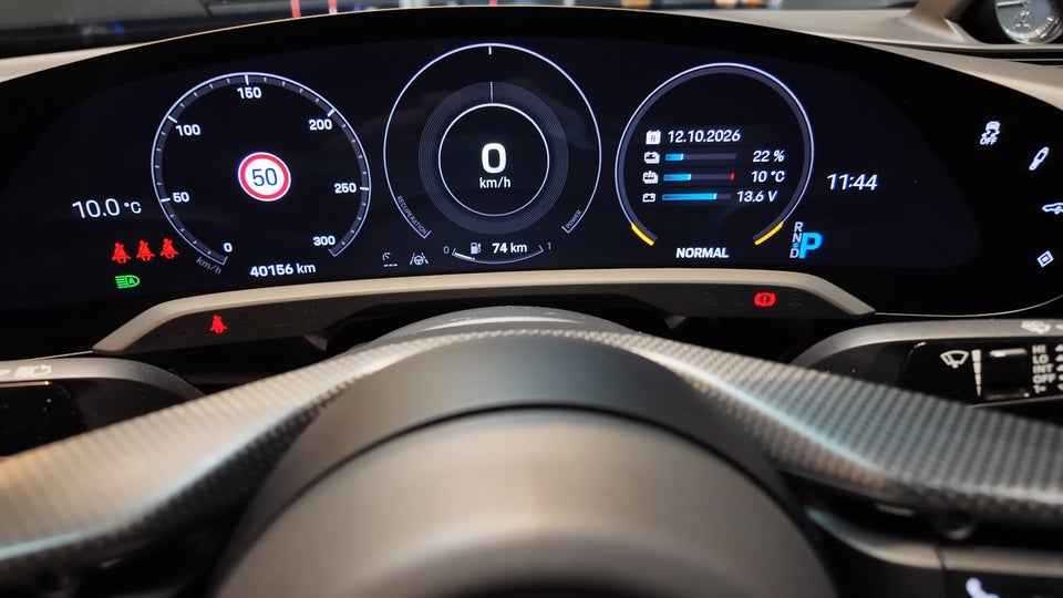 Porsche Taycan GTS Performance+  4d