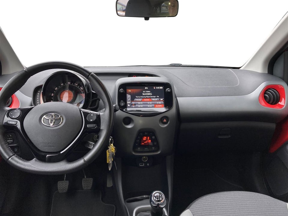 Toyota Aygo 1,0 VVT-i x-press 5d