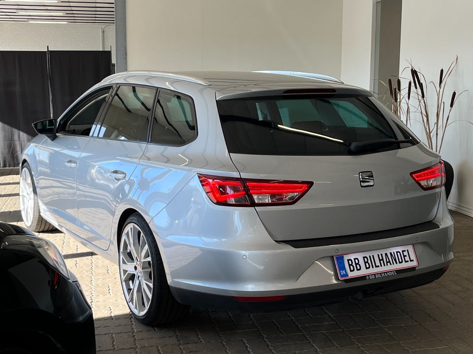 Seat Leon 1,6 TDi 110 Style ST DSG 5d