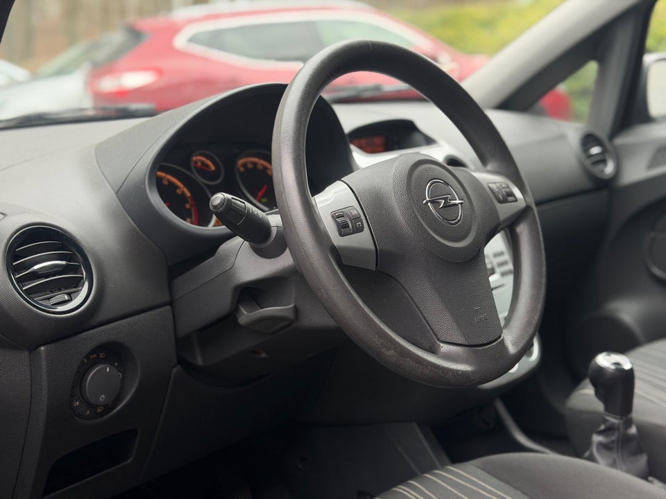 Opel Corsa 1,2 16V Cosmo 5d