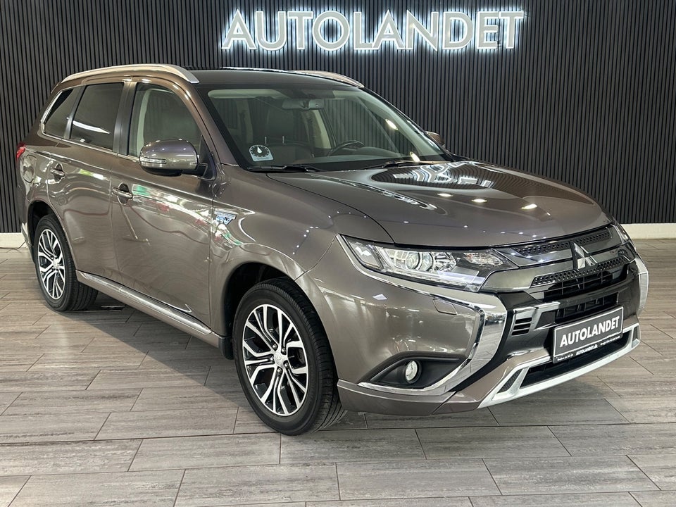 Mitsubishi Outlander 2,4 PHEV Invite CVT 4WD 5d