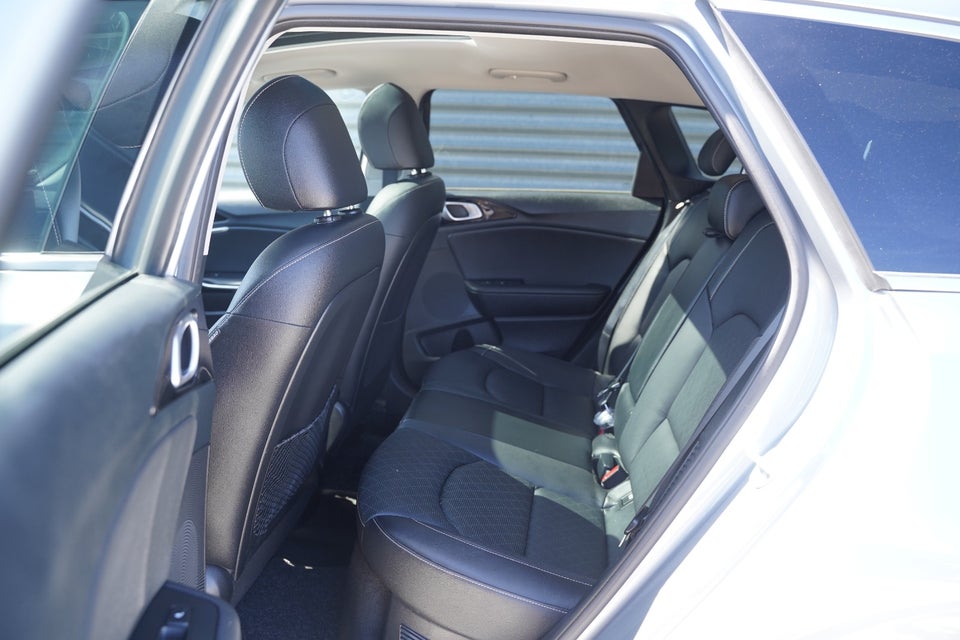 Kia Ceed 1,6 PHEV Upgrade SW DCT 5d