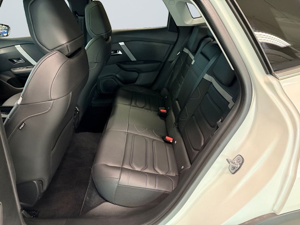 Citroën ë-C4 X 50 Shine 4d