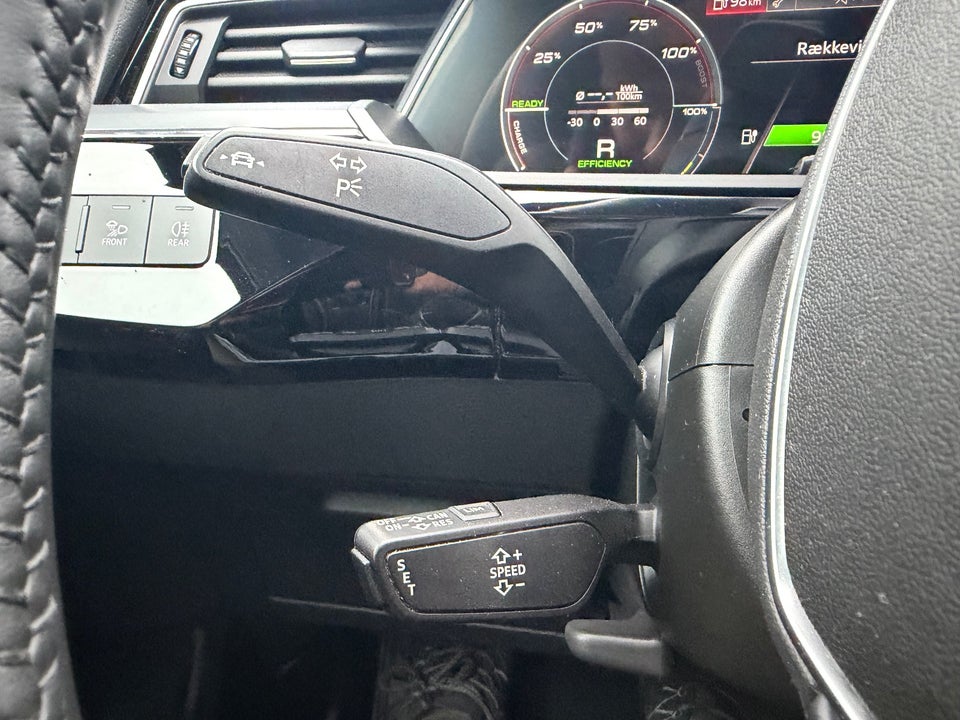 Audi e-tron 55 quattro 5d