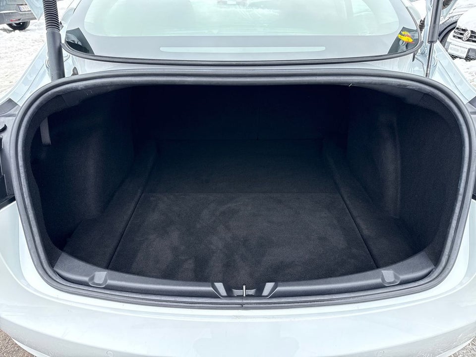 Tesla Model 3 Standard Range+ RWD 4d