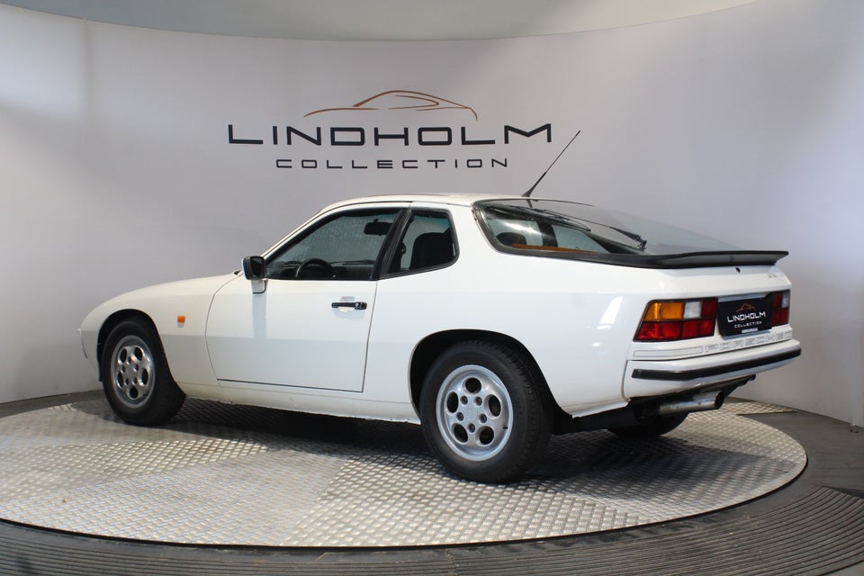 Porsche 924 2,5 S 3d