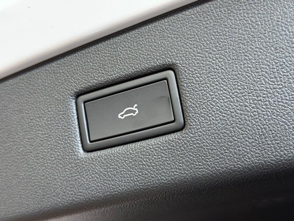 Ford Capri 77 Premium Extended Range 5d