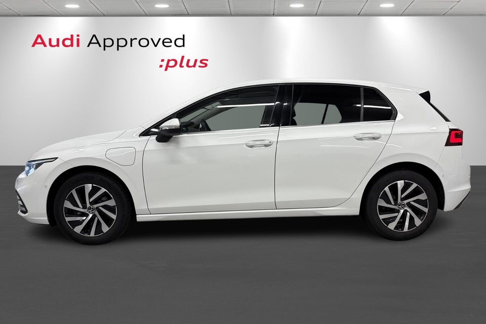 VW Golf VIII 1,4 eHybrid DSG 5d