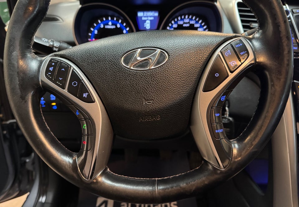 Hyundai i30 1,6 GDi Style Eco 5d