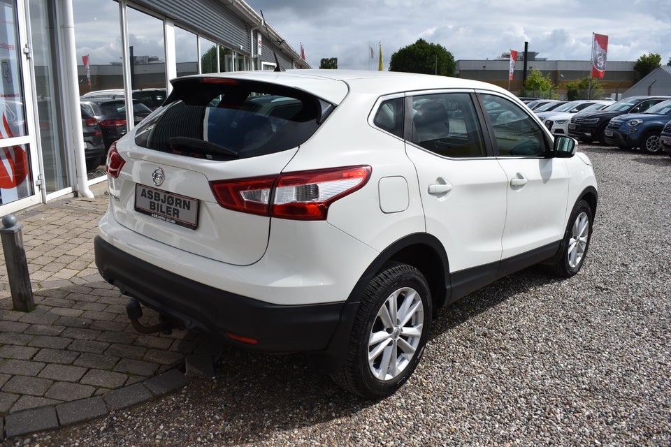 Nissan Qashqai 1,6 Dig-T 163 Acenta 5d