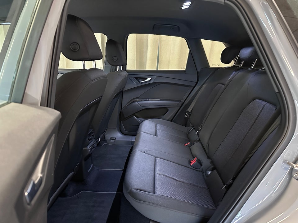 Audi Q4 e-tron 35 Advanced 5d